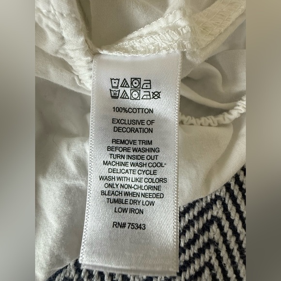 Tommy Bahama Baby Boy Seersucker Outfit | 12M | 4 piece set - Picture 7 of 9